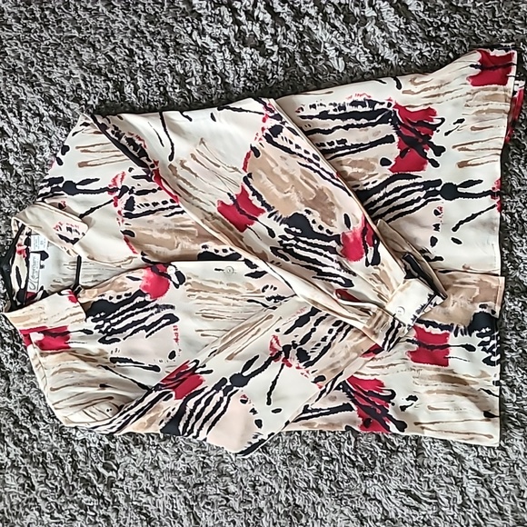 Dressbarn woman's button up shirt size 2X. - Picture 7 of 8